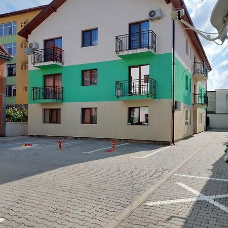Apartament Teo Caransebes Bagian luar foto