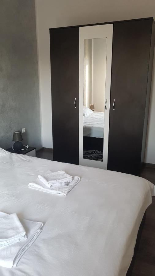 Apartament Teo Caransebes Bagian luar foto